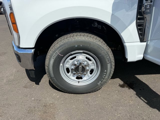 New 2025 Ford F250 XL w/ XL Chrome Package RWD image 14