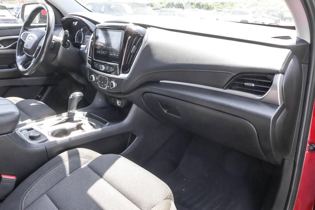 Used 2020 Chevrolet Traverse LT AWD/4WD image 35