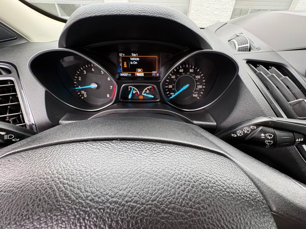 Certified 2019 Ford Escape Titanium w/ U9j03 - Titanium Tow Package AWD/4WD image 18