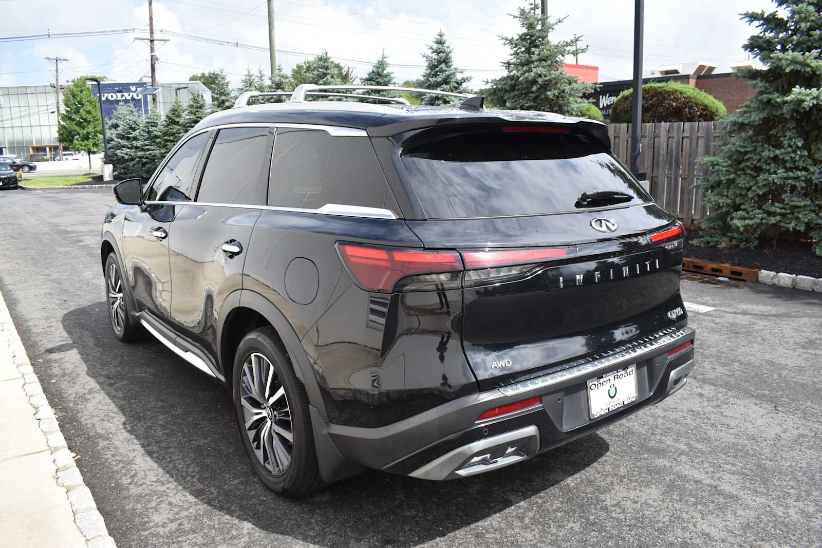 Used 2023 INFINITI QX60 Sensory w/ Vision Package AWD/4WD image 7