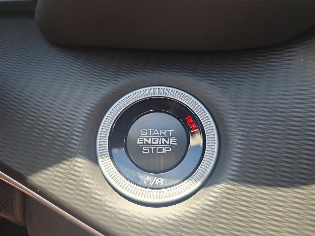 New 2025 Jeep Grand Cherokee Laredo X w/ Luxury Tech Group I image 23