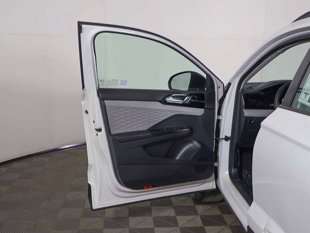 Used 2024 Volkswagen Taos S AWD/4WD image 17