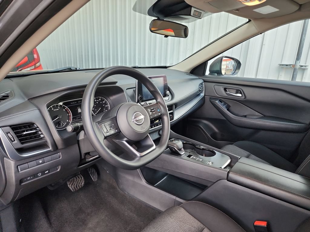 Used 2024 Nissan Rogue SV FWD image 15