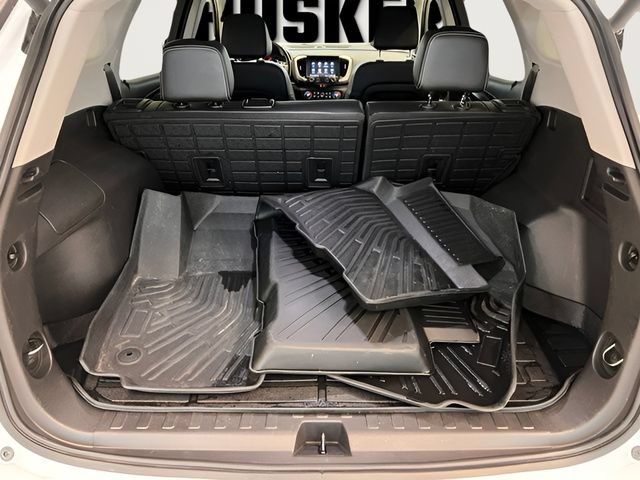 Used 2023 GMC Terrain SLT AWD/4WD image 9