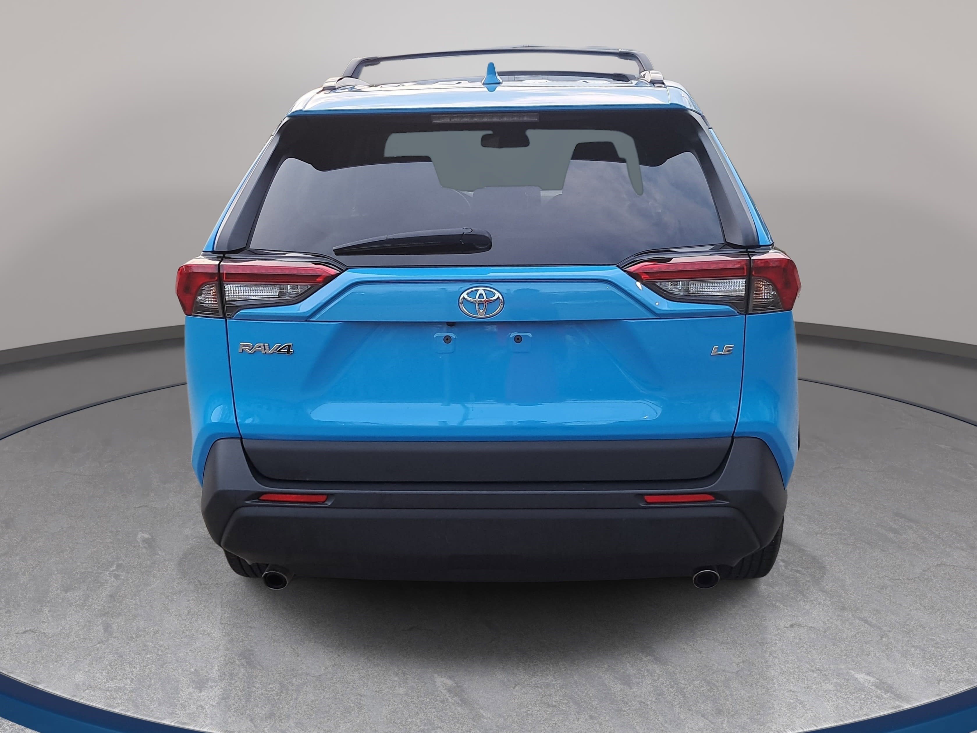 Used 2020 Toyota RAV4 LE image 6