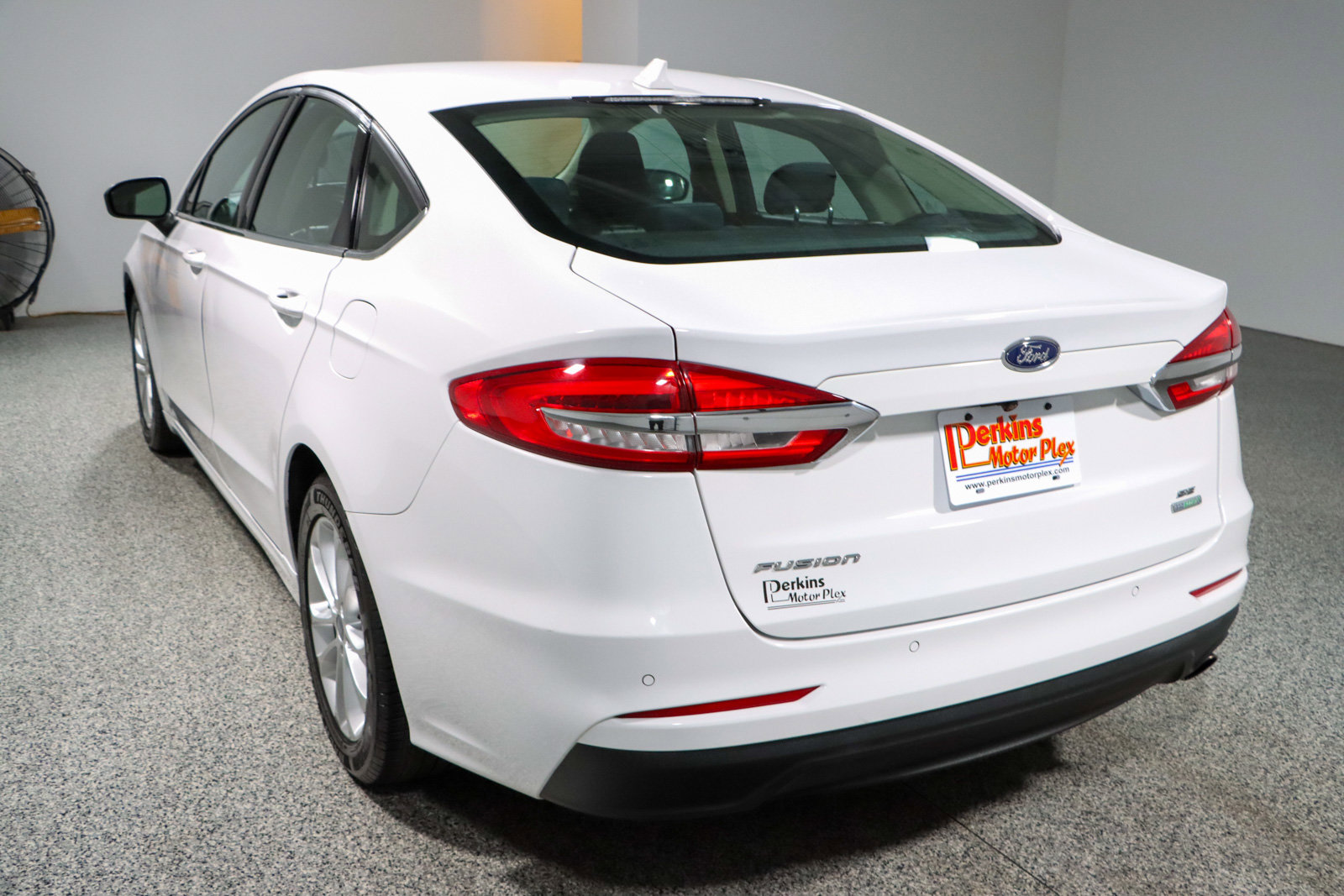 Used 2019 Ford Fusion SE image 9
