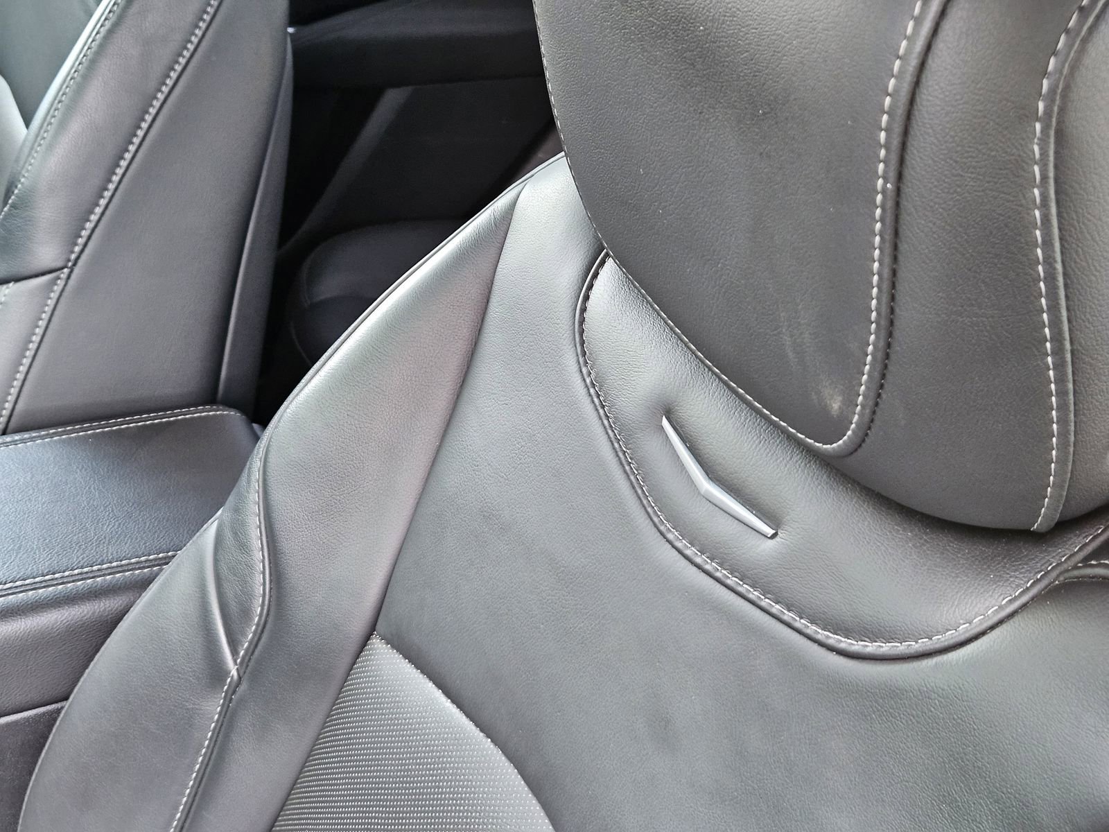 Certified 2023 Cadillac XT4 Premium Luxury w/ Driver Assist Package image 31