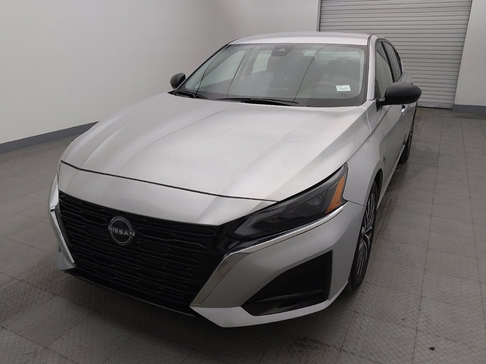 Used 2024 Nissan Altima 2.5 SV image 15