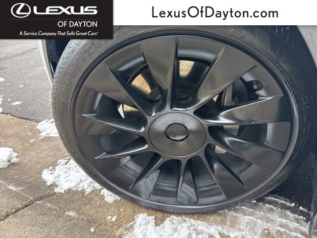 Used 2022 Tesla Model Y Long Range image 10