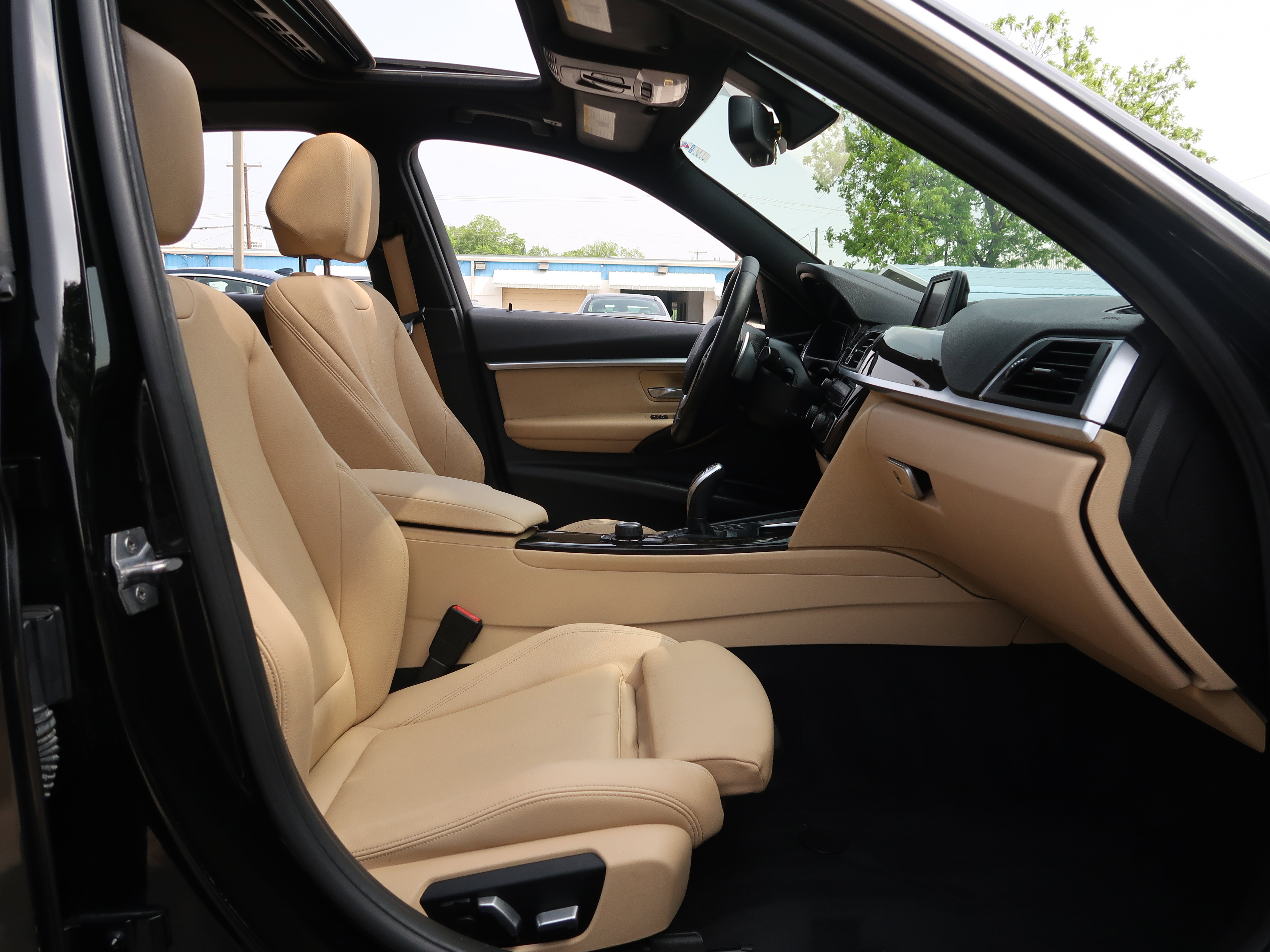 Used 2018 BMW 330i Sedan w/ Convenience Package RWD image 29