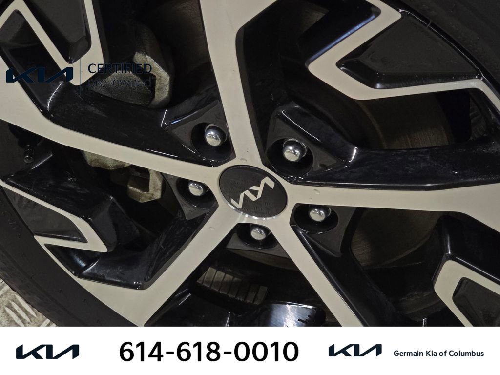 Certified 2025 Kia Sportage EX image 13