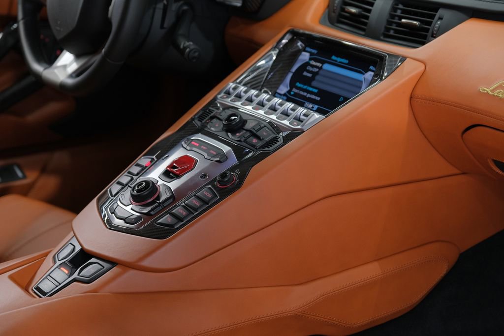 Used 2017 Lamborghini Aventador LP 700-4 image 31