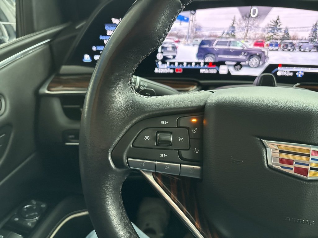 Used 2024 Cadillac Escalade ESV Premium Luxury image 13