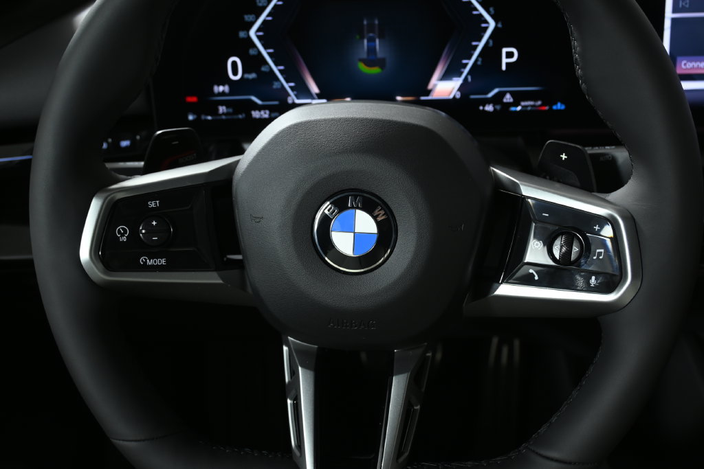 Used 2026 BMW 530i xDrive w/ M Sport Package AWD/4WD image 19