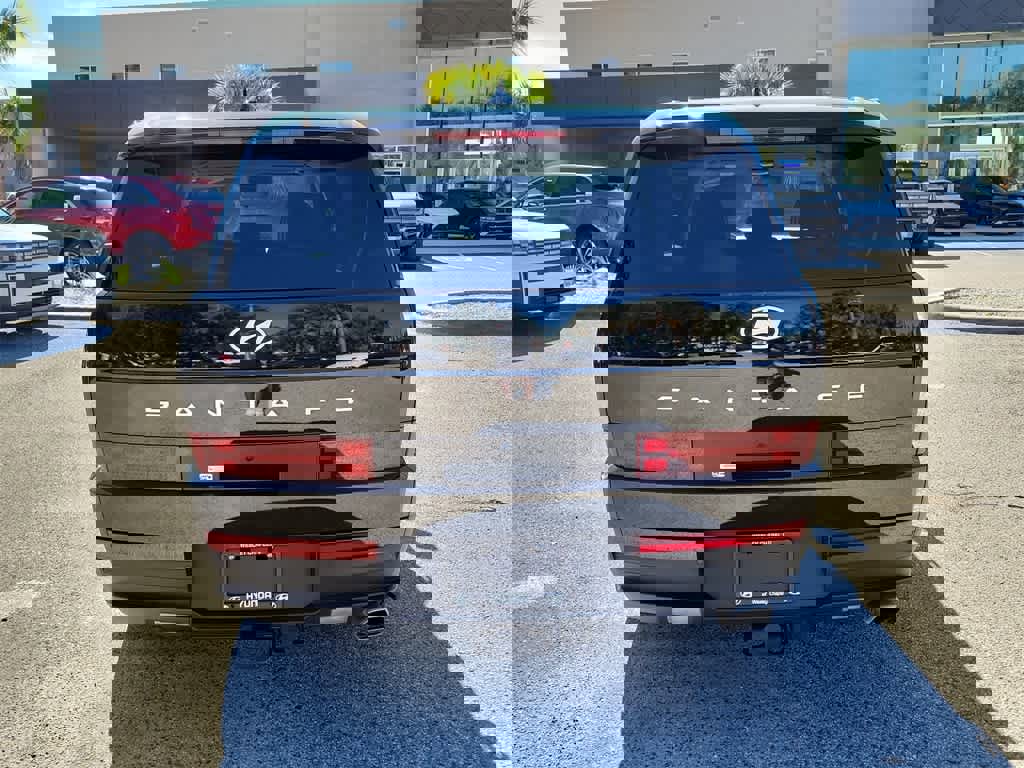 Used 2025 Hyundai Santa Fe SE w/ Tow & Go Package image 9