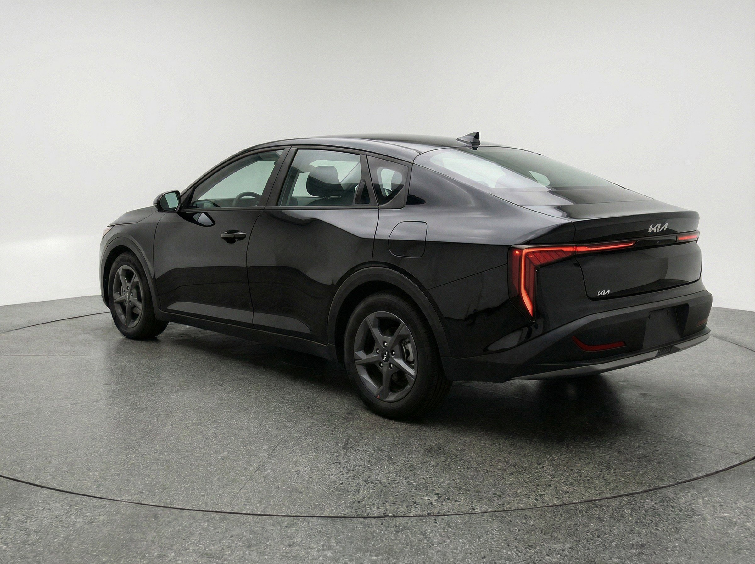 Used 2025 Kia K4 LXS image 6