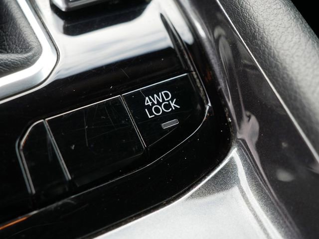 Used 2024 Jeep Compass Latitude image 32