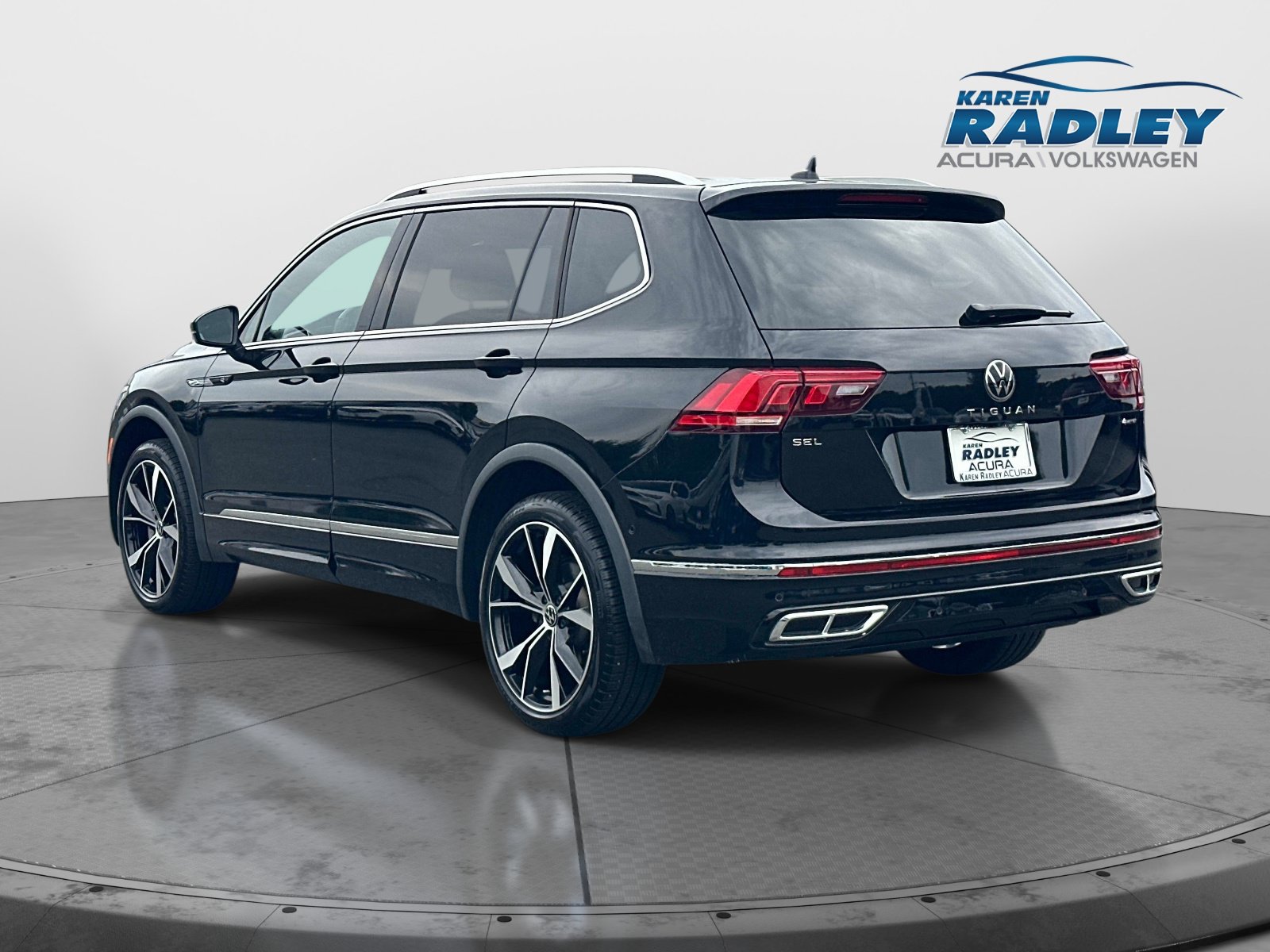 Certified 2024 Volkswagen Tiguan SEL R-Line AWD/4WD image 4