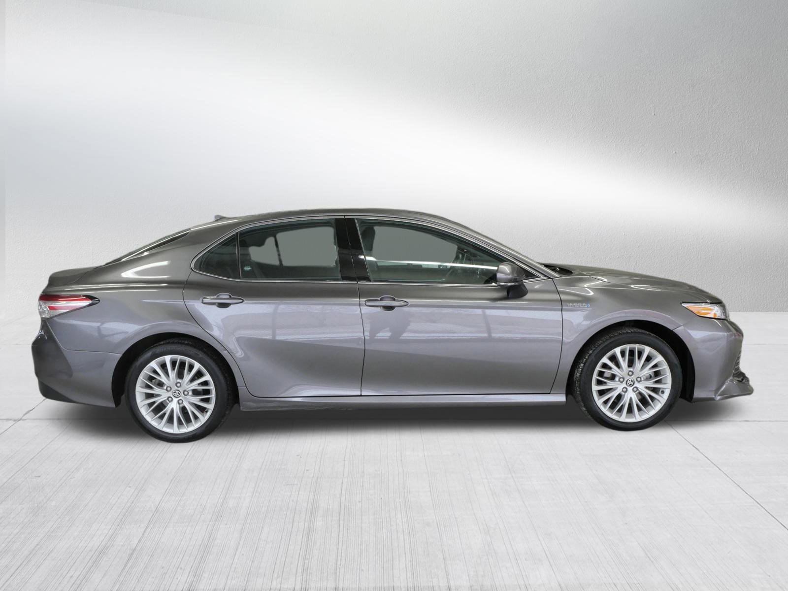 Certified 2020 Toyota Camry XLE image 9