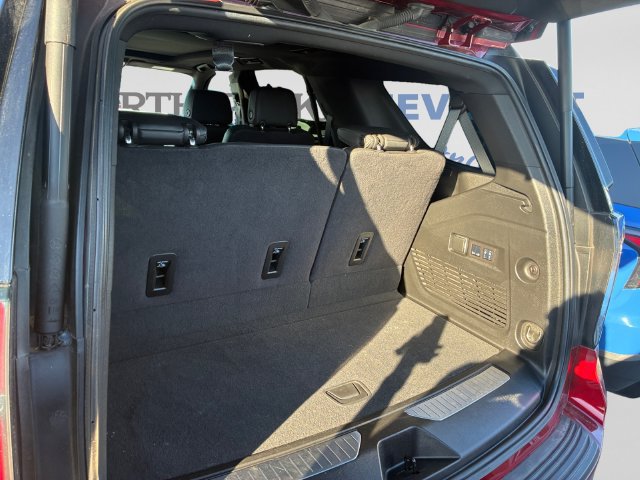 Used 2024 Chevrolet Tahoe RST w/ Luxury Package AWD/4WD image 3