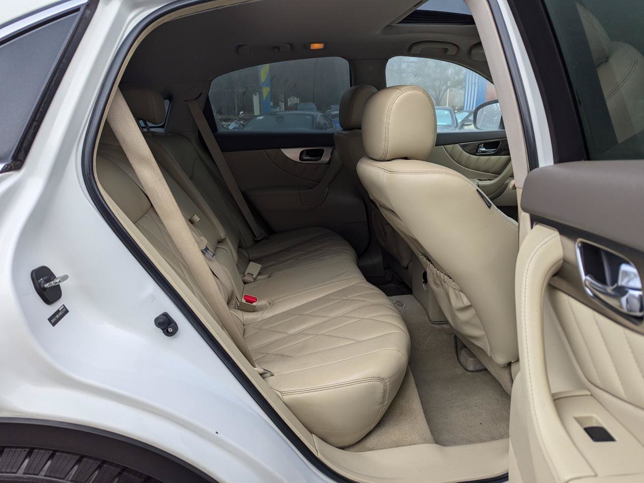 Used 2010 INFINITI FX35 AWD w/ Navigation Pkg image 40