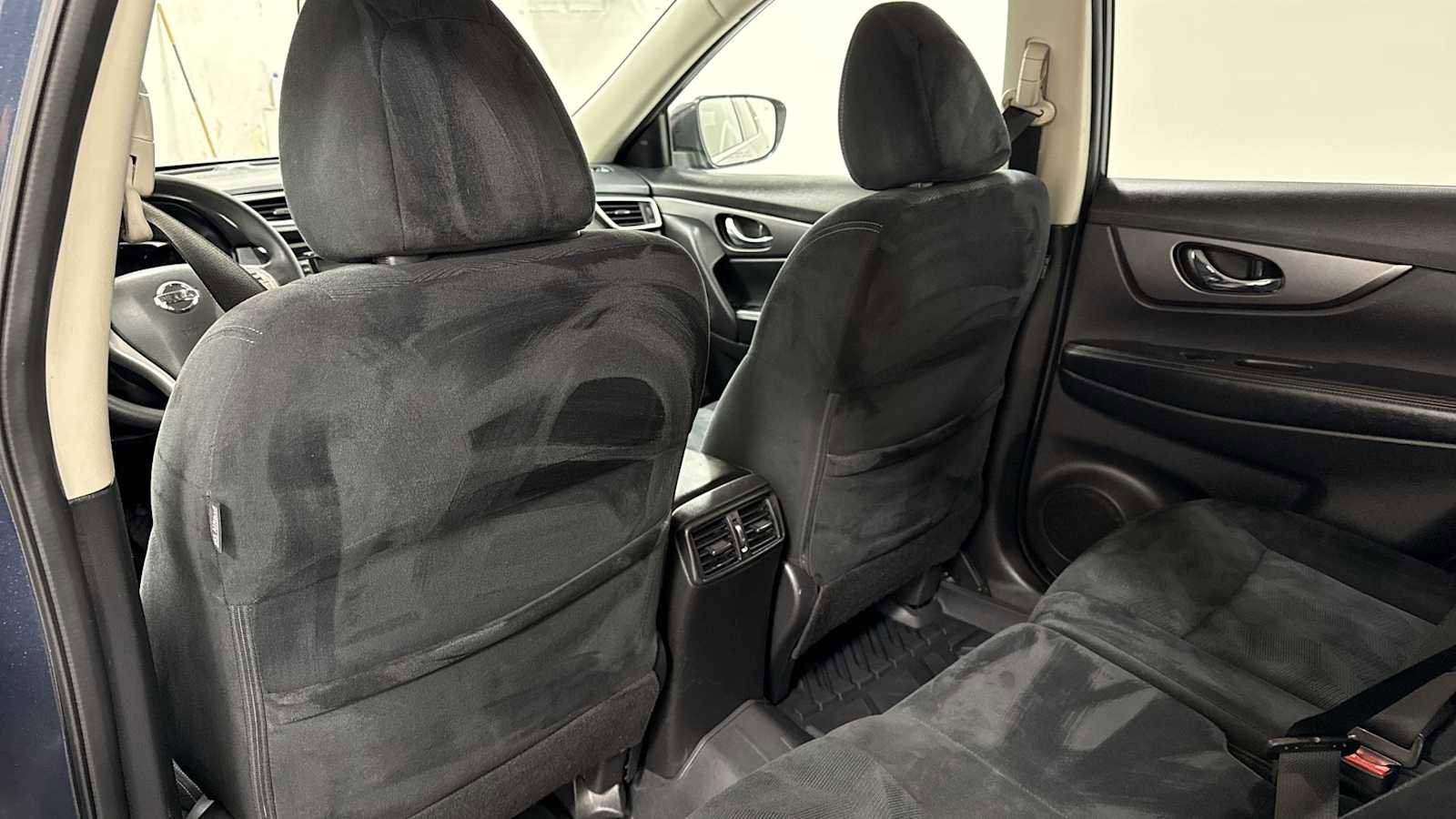 Used 2016 Nissan Rogue SV w/ SV Premium Package image 25