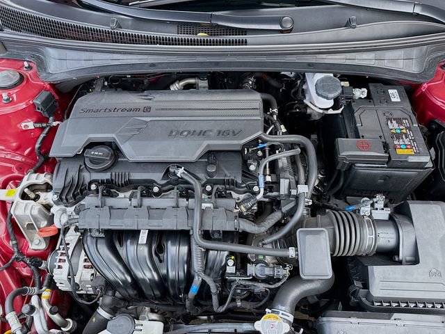 Used 2024 Hyundai Elantra Limited image 29