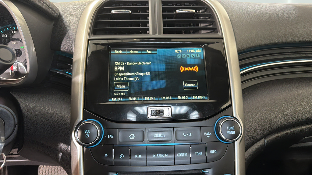 Used 2015 Chevrolet Malibu LT w/ Power Convenience Package FWD image 24