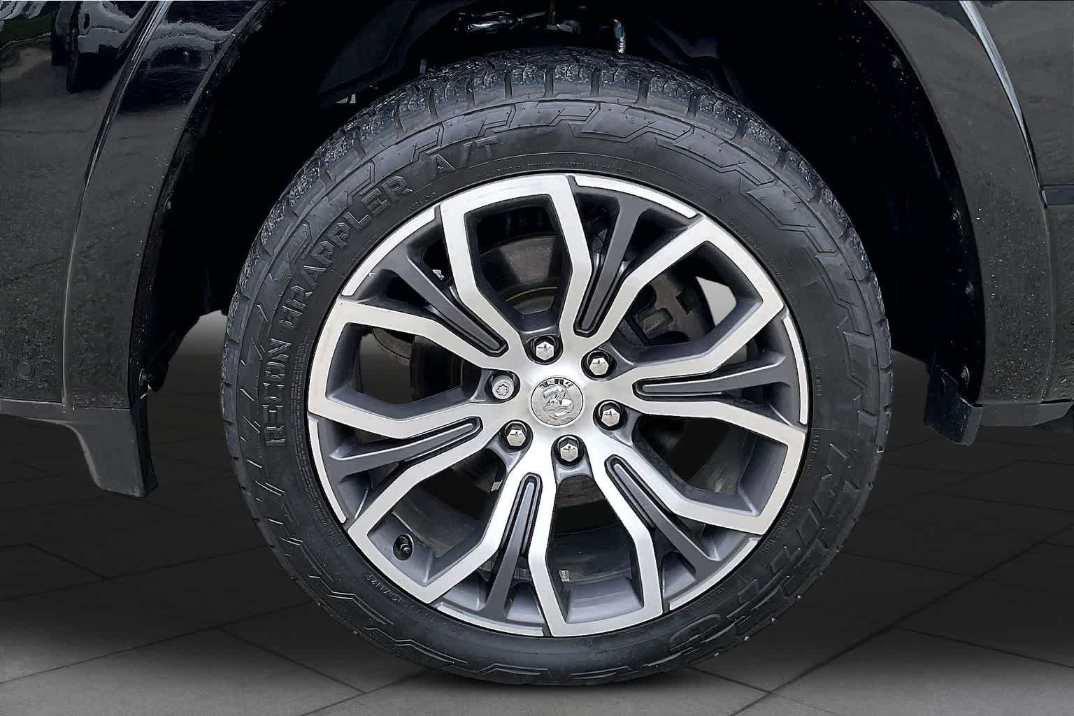 Used 2025 RAM 1500 Tungsten AWD/4WD image 11