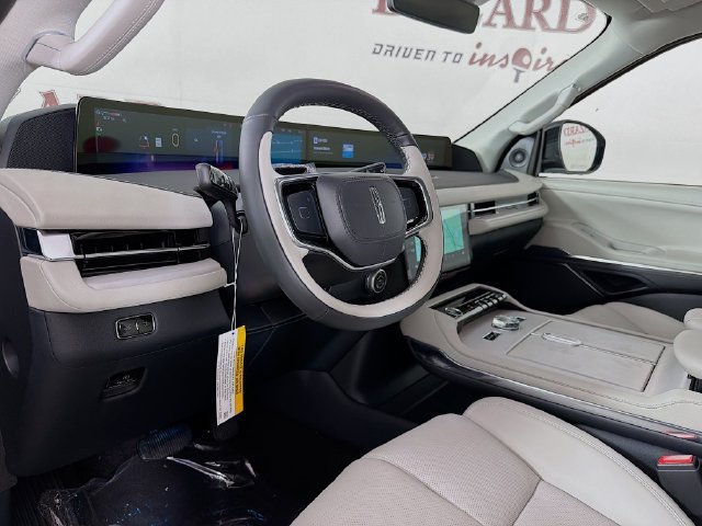 New 2026 Lincoln Navigator L Premier AWD/4WD image 9