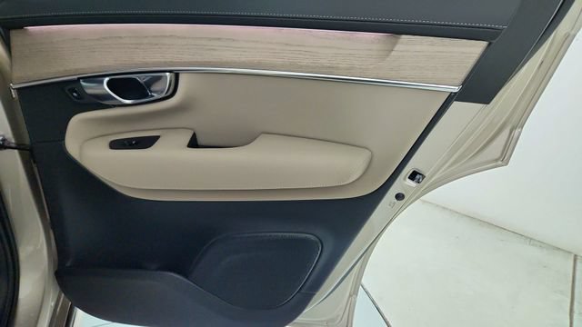 New 2026 Volvo XC90 T8 Plus w/ Protection Package Premier AWD/4WD image 36
