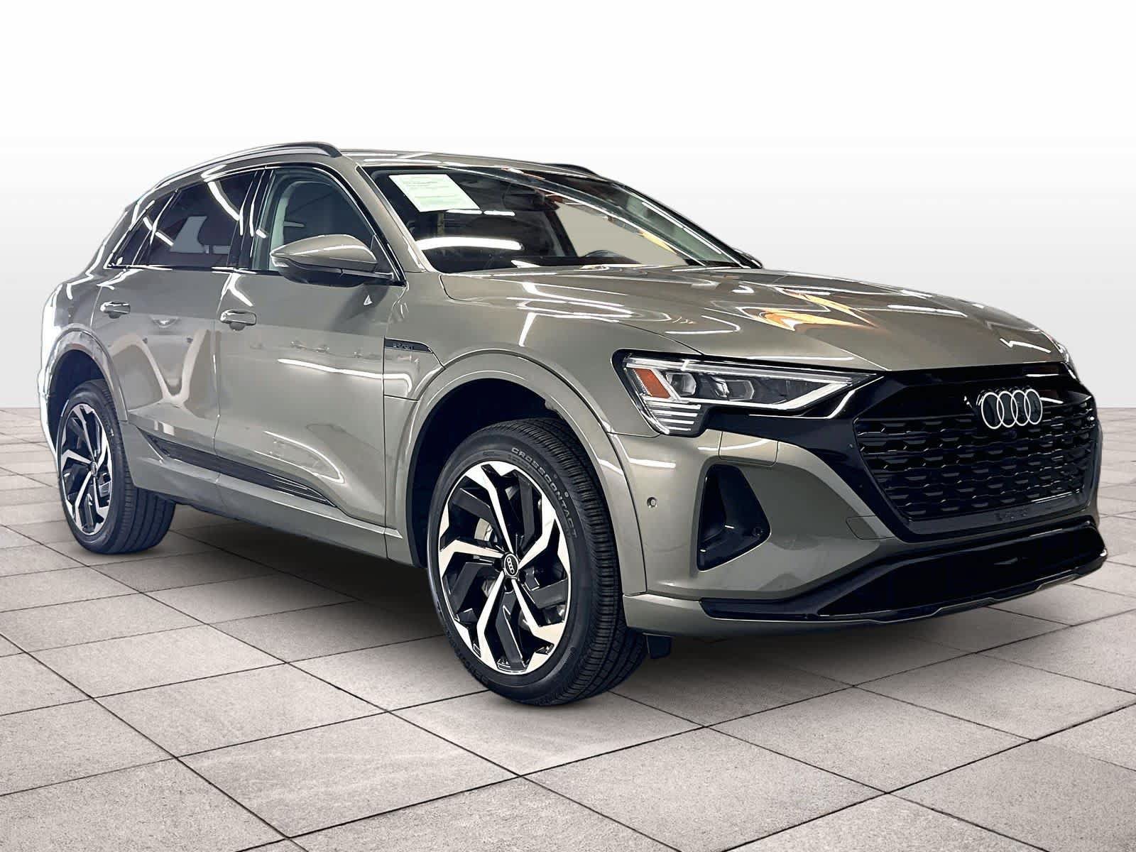 Used 2024 Audi Q8 e-tron Premium Plus AWD/4WD image 2