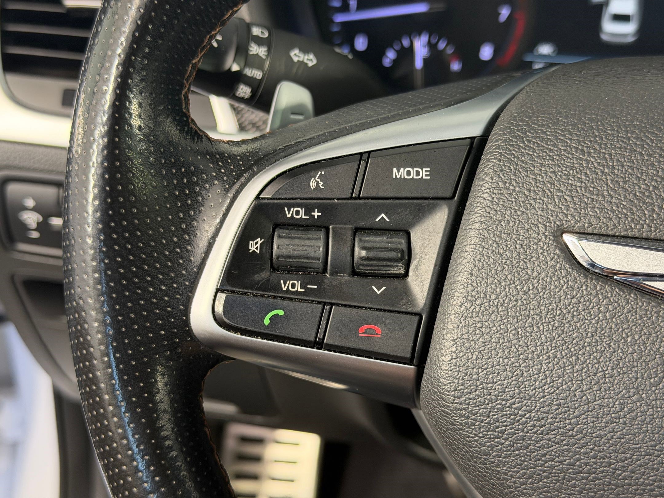 Used 2018 Genesis G80 3.3T Sport RWD image 16