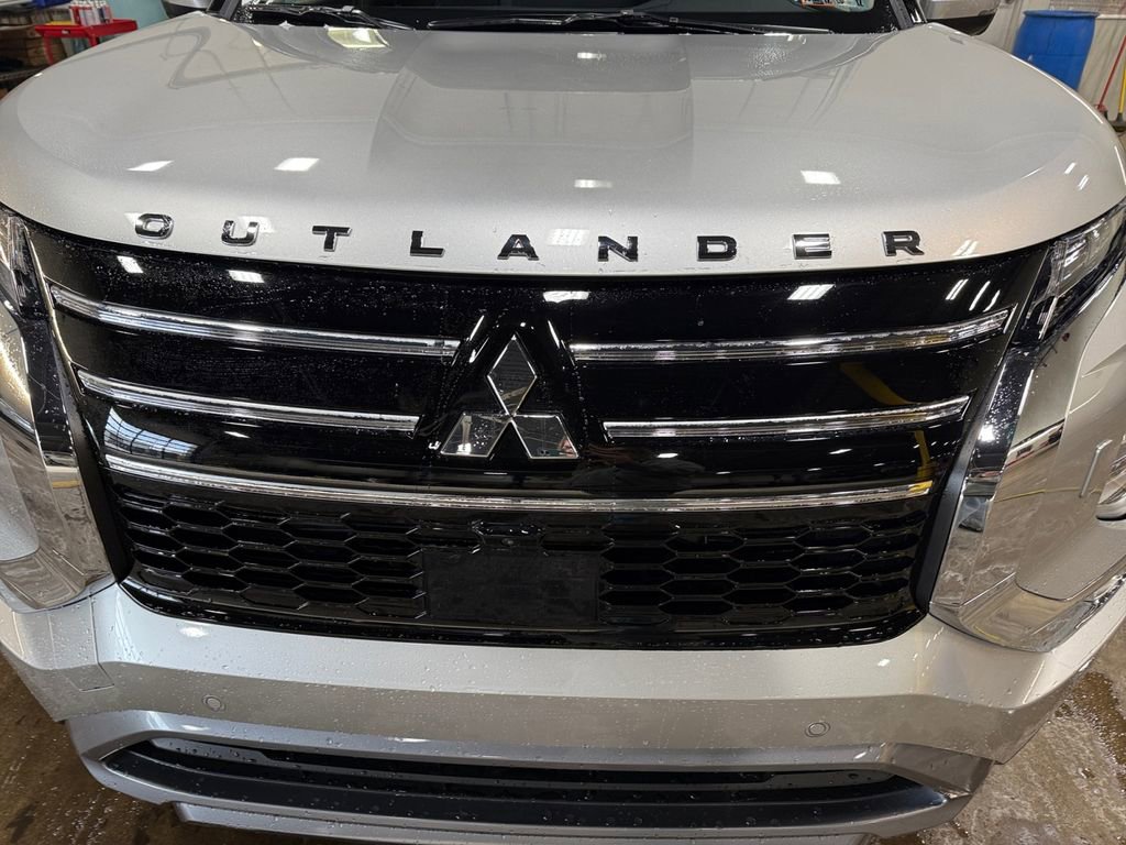 New 2026 Mitsubishi Outlander SE image 31