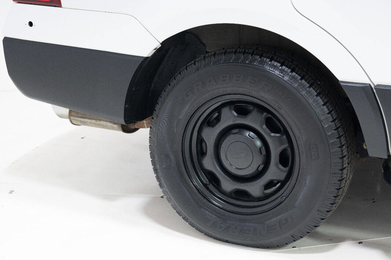 Used 2015 Ford Expedition XL image 17