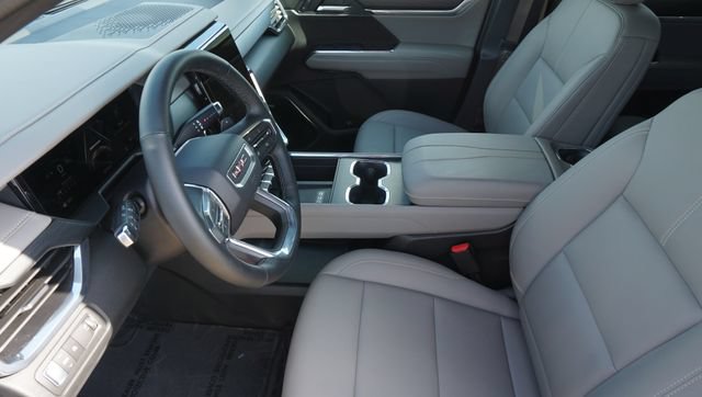Certified 2026 GMC Acadia Elevation w/ Elevation Premium Package FWD image 10