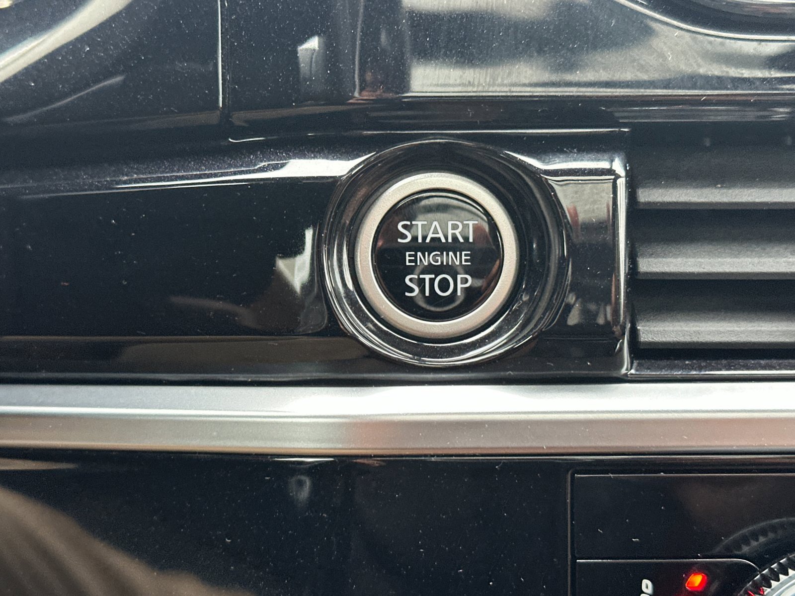 Used 2023 Nissan Pathfinder Platinum w/ Black Appearance Package image 23