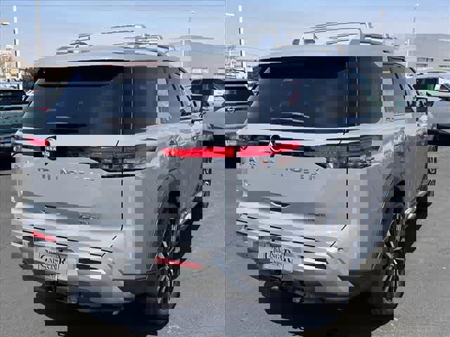 Used 2025 Nissan Pathfinder Platinum w/ Cargo Package image 3