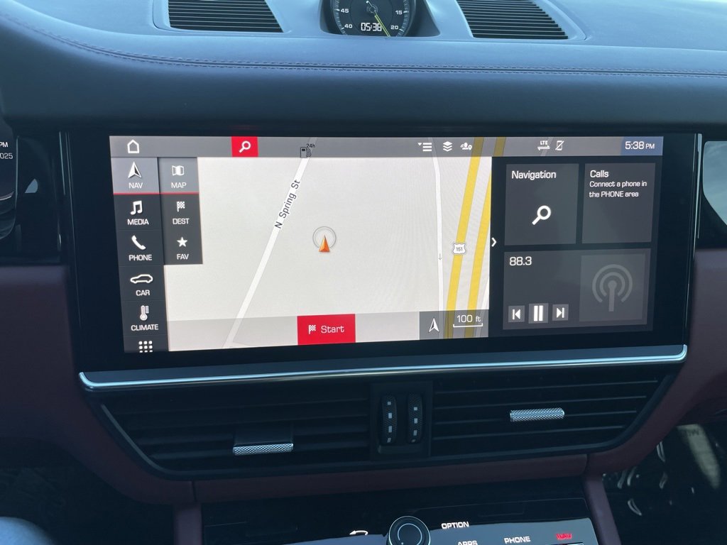 Used 2021 Porsche Cayenne Base image 15