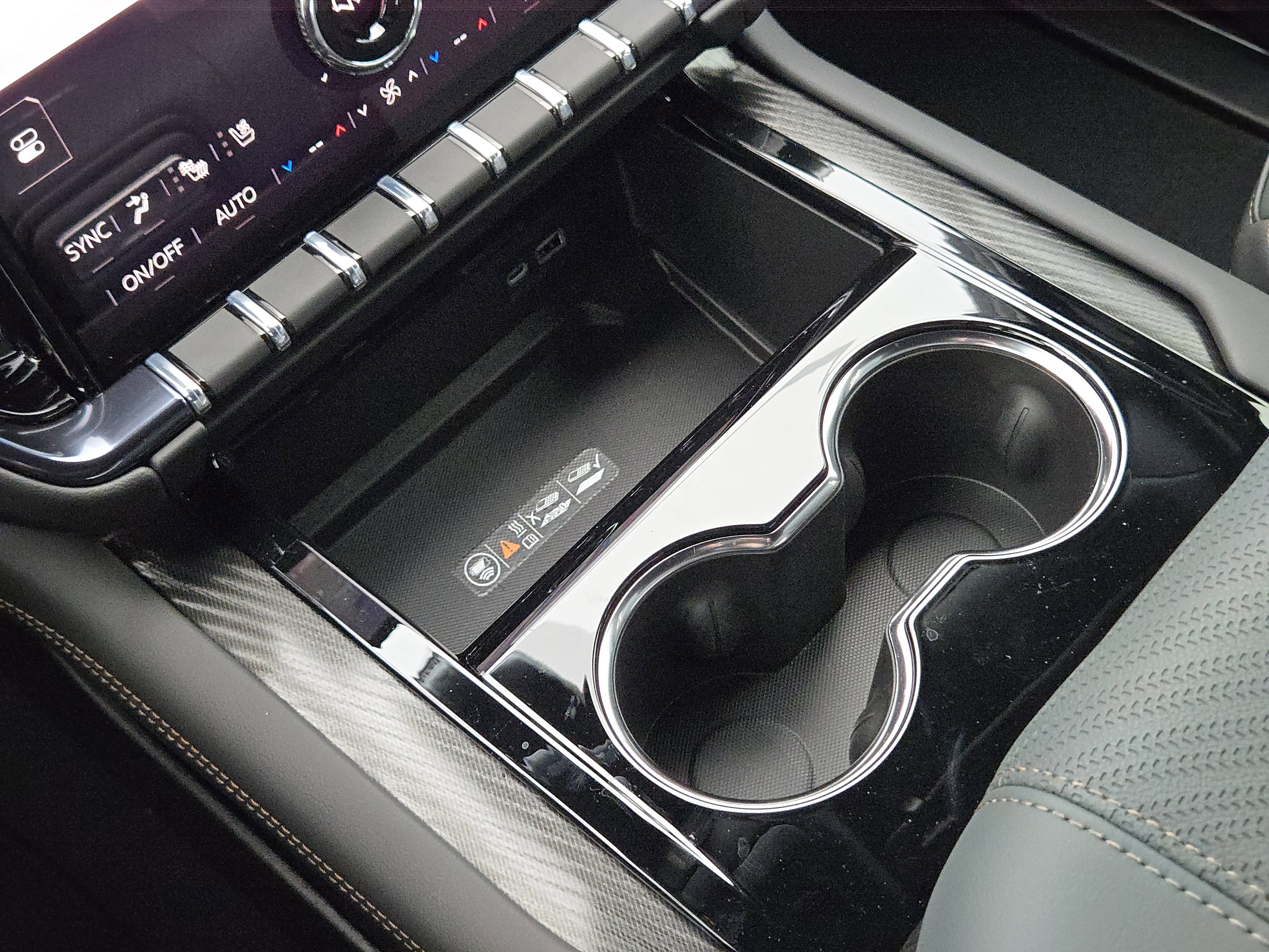 New 2026 GMC Yukon AT4 w/ AT4 Premium Package image 15