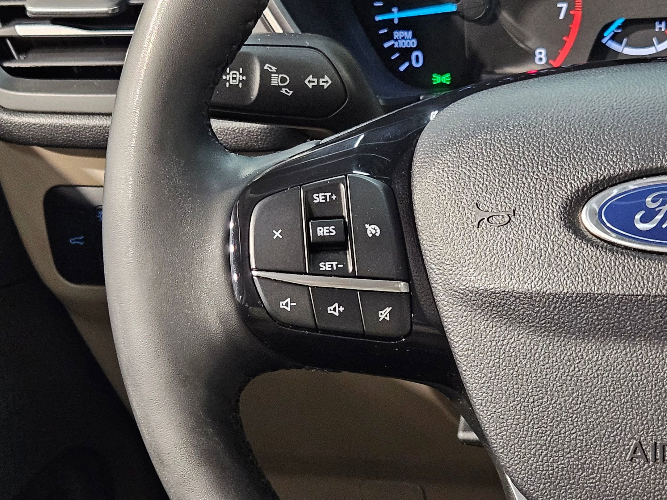 Used 2021 Ford Escape SEL image 28