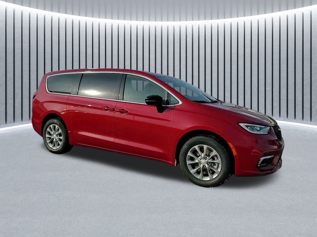 New 2026 Chrysler Pacifica Select image 4