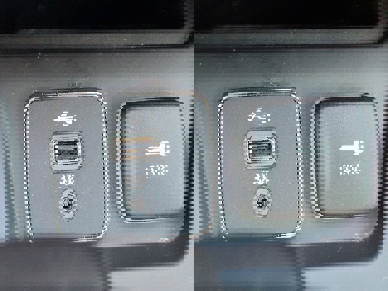 Used 2022 Jeep Cherokee Trailhawk w/ Sun, Sound & Nav Group image 23