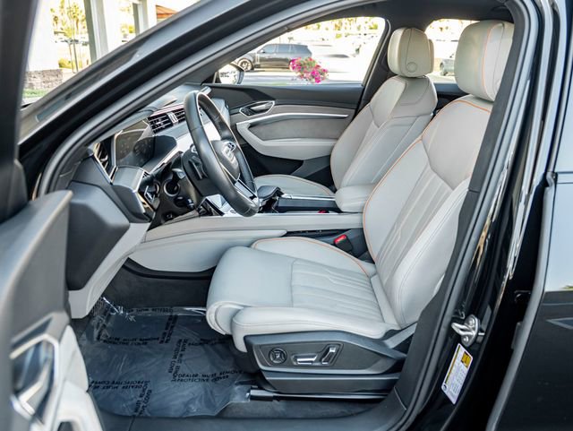 Used 2024 Audi Q8 e-tron Prestige w/ Prestige Package image 15