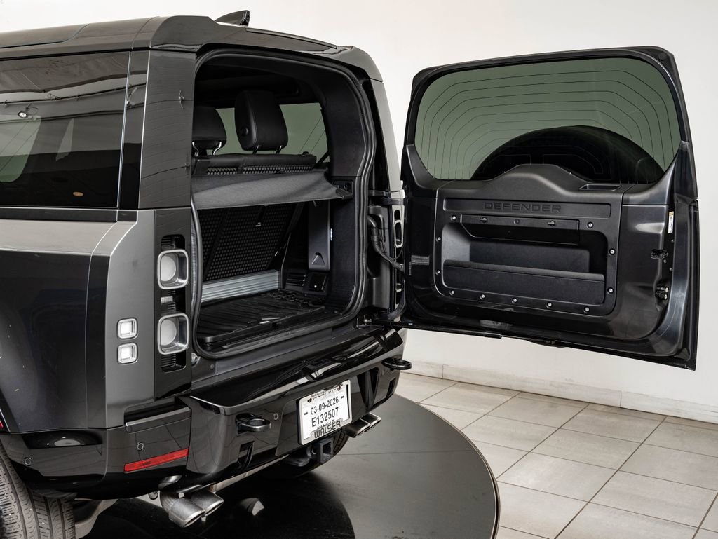 Used 2023 Land Rover Defender 90 V8 AWD/4WD image 20