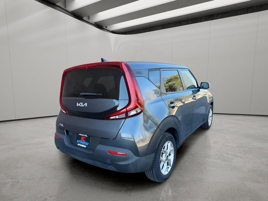 Used 2022 Kia Soul LX w/ Technology Package FWD image 6