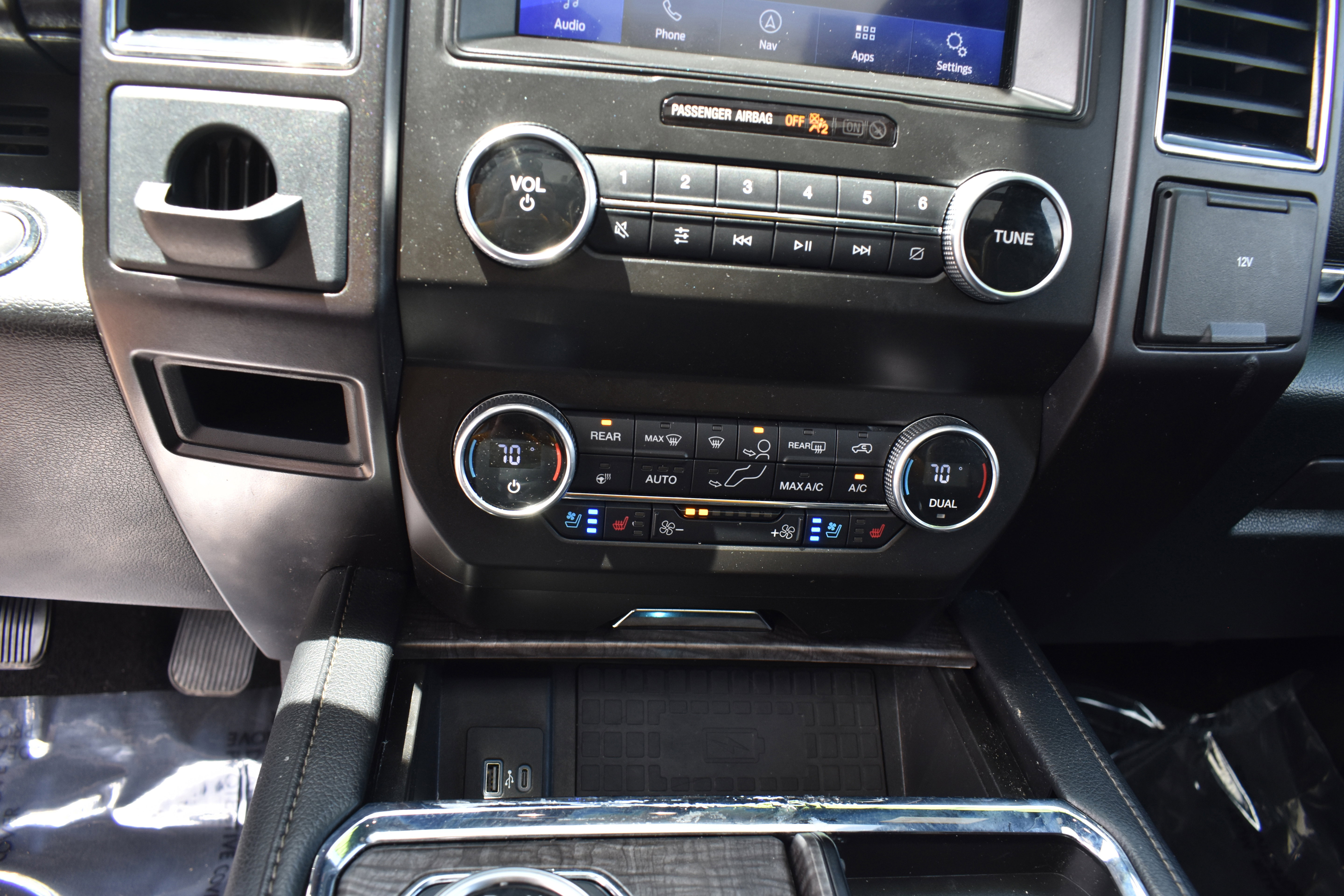Used 2021 Ford Expedition Limited AWD/4WD image 21
