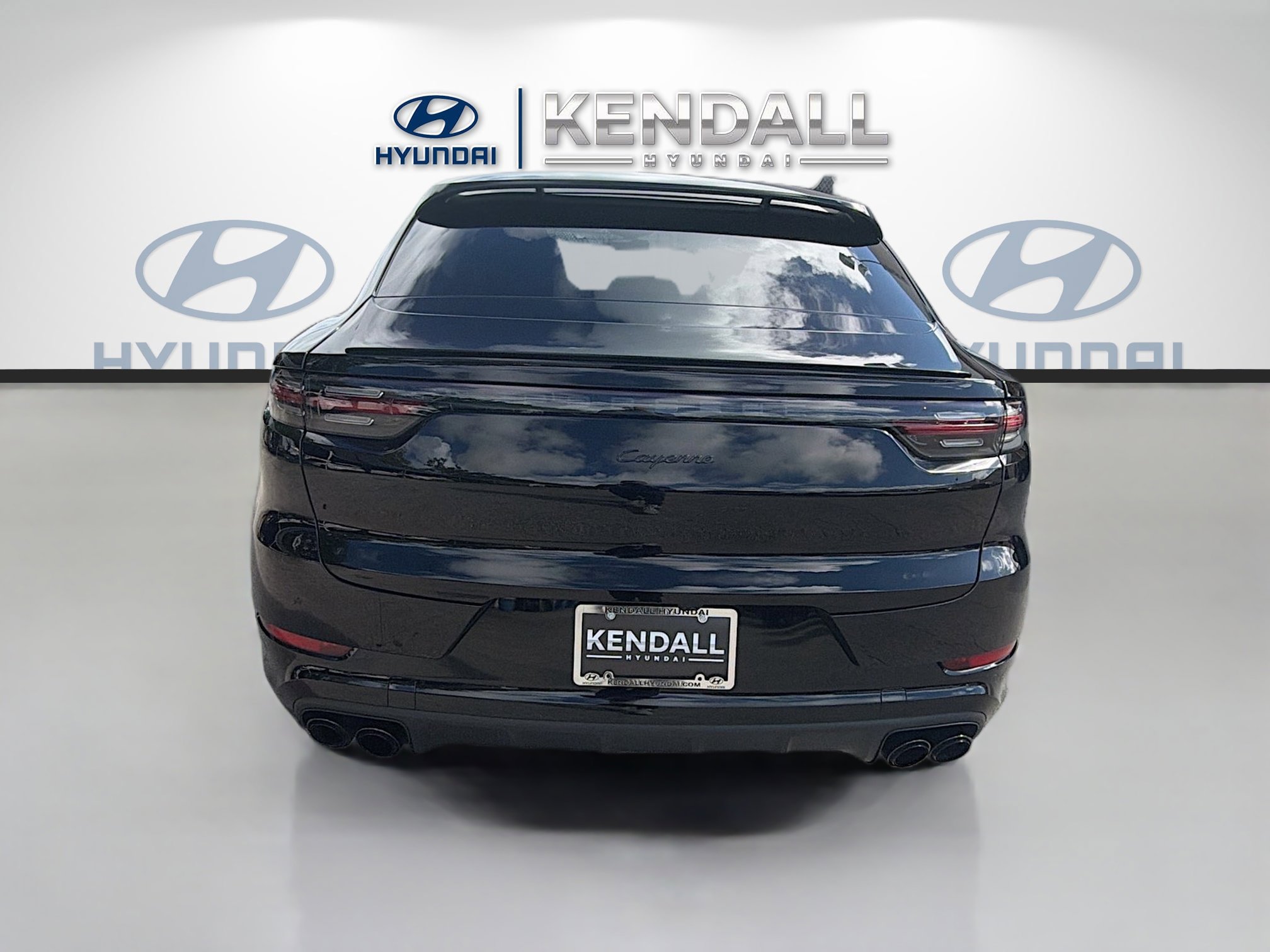 Used 2023 Porsche Cayenne Platinum Edition image 5