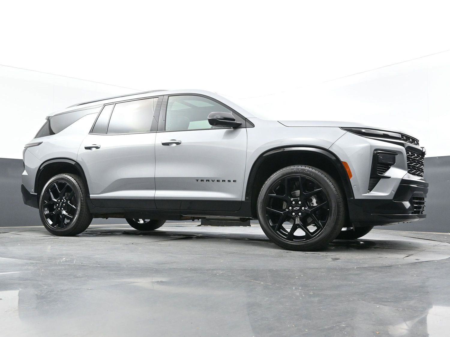 Used 2024 Chevrolet Traverse RS w/ LPO, Floor Liner Package AWD/4WD image 50