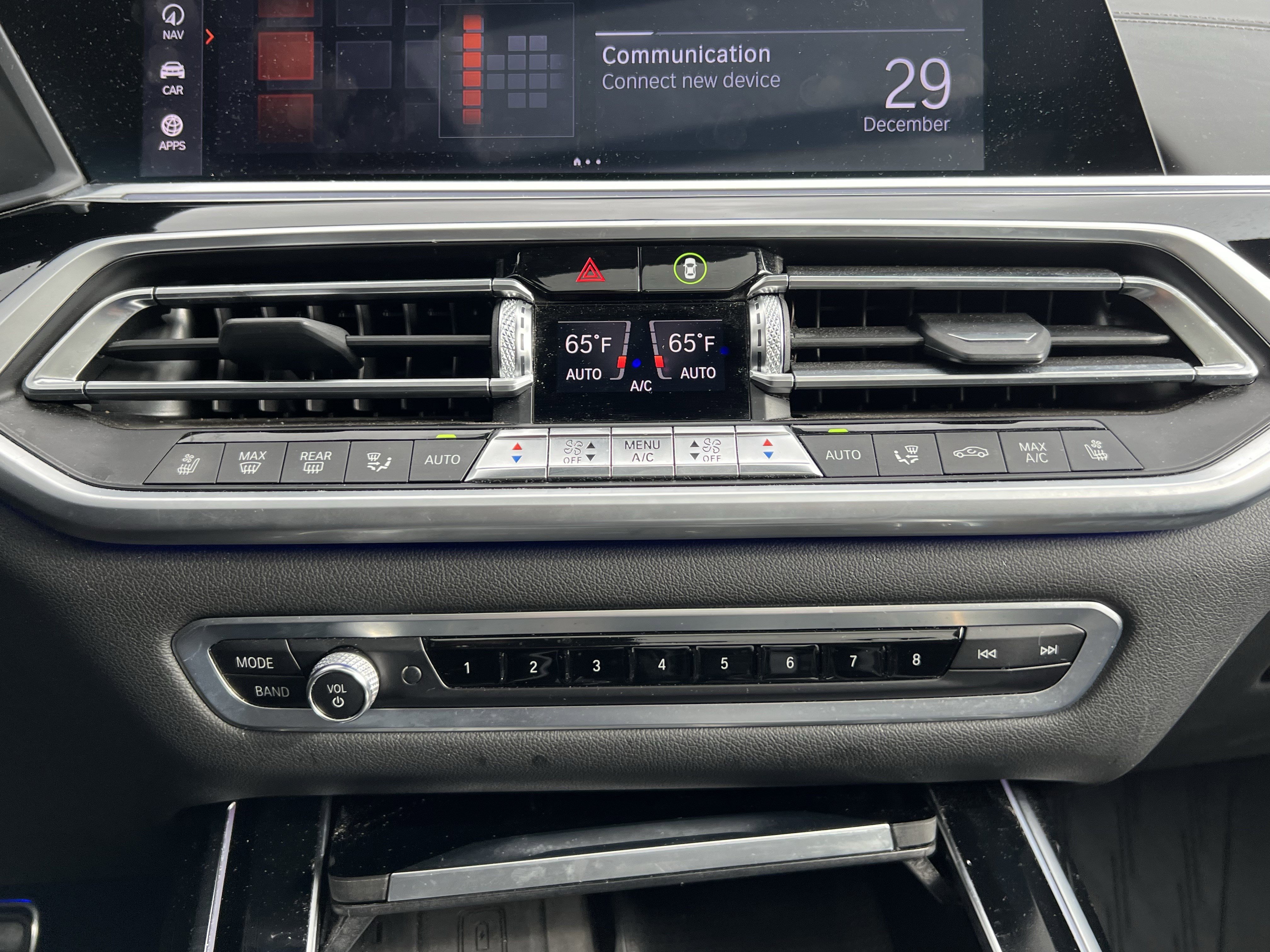 Used 2021 BMW X7 M50i w/ Dynamic Handling Package image 30